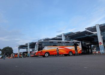 Jadwal bus Malang-Blitar yang berangkat dari Terminal Arjosari sebagai panduan bagi calon penumpang. /Foto: Google Review Terminal Arjosari/Syahrul_Zorg.