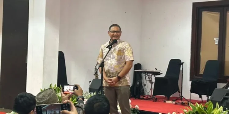 Pj Wali Kota Batu Aries Agung Paewai pastikan tidak ada kekosongan kekuasaan selama masa transisi. Foto: Prokopim KWB