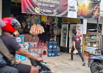 Ilustrasi toko eceran yang kini dilarang menjual gas elpiji melon. Foto: Azmy