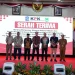 Bupati Malang, Sanusi, (tiga dari kiri) saat menerima hibah dari KPK. Foto/dok