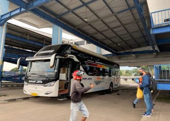 Informasi tiket bus Malang-Jakarta lengkap dengan harga dan juga jenis armada bus./Foto: Google Review Terminal Arjosari/Dini Nurdiani.