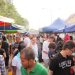 Ilustrasi warga berburu jajanan di bazar Ramadan. (Foto: Pinterest)