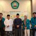 Rektor Unisma Prof Junaidi berfoto bersama 6 atlet taekwondo usai memborong medali di ajang Bela Negara Cup 2025 yang digelar oleh Kemenhan RI. Foto: Azmy