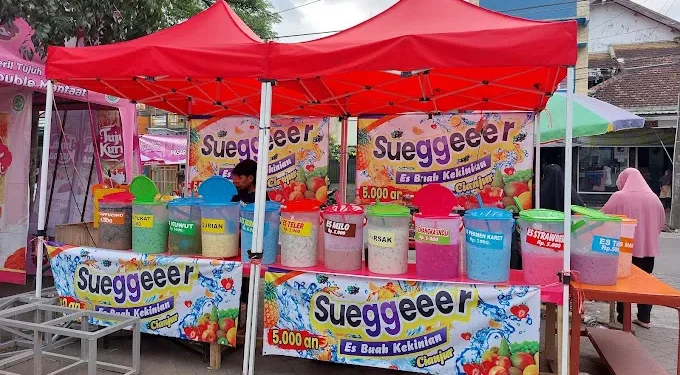 Spot pasar takjil di Kota Malang yang wajib dikunjungi untuk berburu aneka macam menu jajanan dan kuliner. /Foto: Google Review Pasar Takjil Sawojajar.