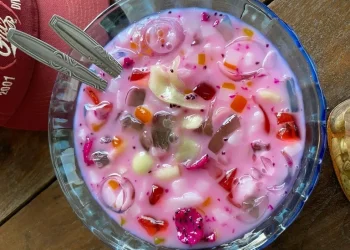 Ilustrasi minuman es manis saat berbuka puasa. (Foto: Pinterest /Rifsy)