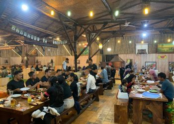 Tempat makan di Suhat yang cocok dijadikan opsi acara bukber. /Foto: Google Review Ocean Garden Soekarno Hatta.