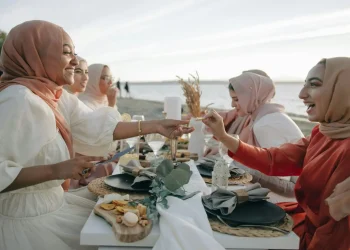 Tempat bukber di Malang yang memberikan promo menarik di bulan Ramadan ini. /Foto: Pexels.com/PNW Production.