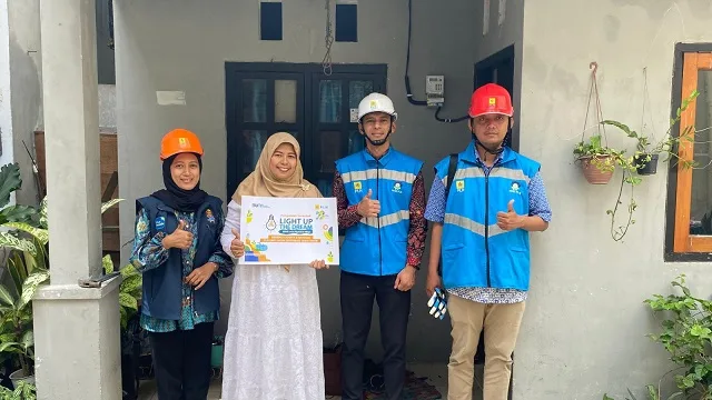PLN UP3 Malang menyalurkan bantuan sambungan listrik gratis. (Foto/dok.)