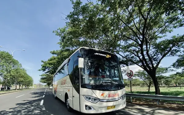 Jadwal bus Malang – Surabaya di kelas Patas sebagai referensi bagi penumpang. /Foto: Dok. PO Kalisari.