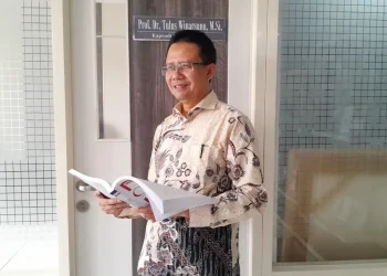 Kaprodi S3 Psikologi UMM, Prof. Dr. Tulus Winarsunu, M.Si berbicara pentingnya masalah kesehatan mental./Foto: Tugumalang.id/Bagus Rachmad Saputra