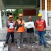 Simbolis penyerahan program pasang baru listrik gratis dari PLN. (Foto/dok.)
