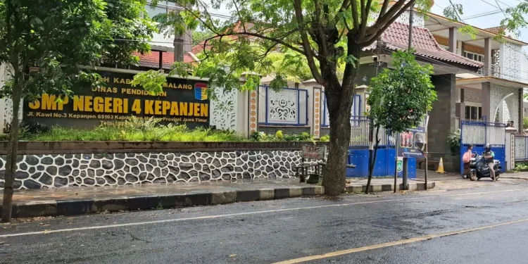 SMP Negeri 4 Kepanjen, salah satu sekolah yang didapuk sebagai sekolah unggulan. Foto: Aisyah Nawangsari Putri