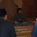 Kajian malam membahas kitab “kopi dan rokok” di Pesantren Karanggenting Kota Malang. (Foto: Muhammad Veri/ Magang)