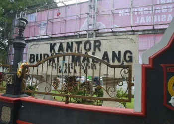 Daftar nomor penting di Kabupaten Malang yang wajib diketahui dan disimpan jika sewaktu-waktu membutuhkan bantuan./Foto: Google Review Kantor Bupati Malang/Kawi Boedisetio.