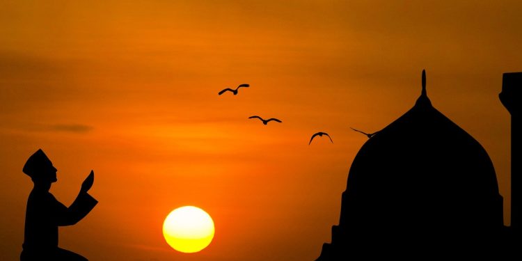 Jadwal buka puasa di Malang Raya untuk hari Senin, 17 Maret 2025 sebagai panduan menjalankan ibadah. /Foto: Pixabay.com/Mohammed_Hassan.