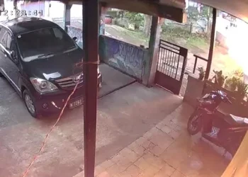 Ledakan mercon akibatkan sejumlah anak terluka. (foto/tangkapan layar)
