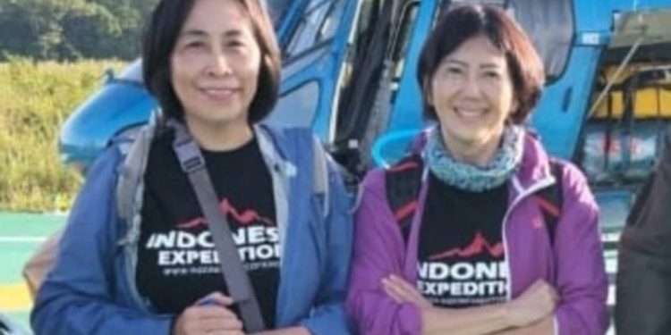 Dua pendaki yakni Lilie Wijayanti Poegiono dan Elsa Laksono meninggal dunia usai mendaki Puncak Cartenz. /Foto: Tangkapan layar media sosial X, @andreasharsono.