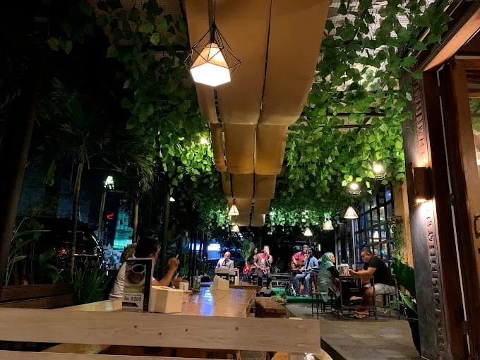 Simpang Luwe Cafe and Resto./Foto: Google Review/Yoyok Harri Purdwianto.