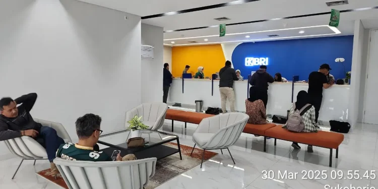 Pelayanan di BRI Malang Martadinata tetap dibuka di masa Lebaran 2025. Foto: BRI Malang