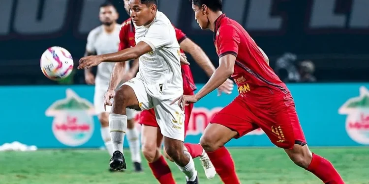 Fakta menarik usai Arema FC curi kemenangan 3-1 di kendang Persija Jakarta dalam lanjutan pekan ke-26 BRI Liga 1 2024/2025, Minggu (9/3/2025) malam kemarin. /Foto: Instagram @aremafcofficial.