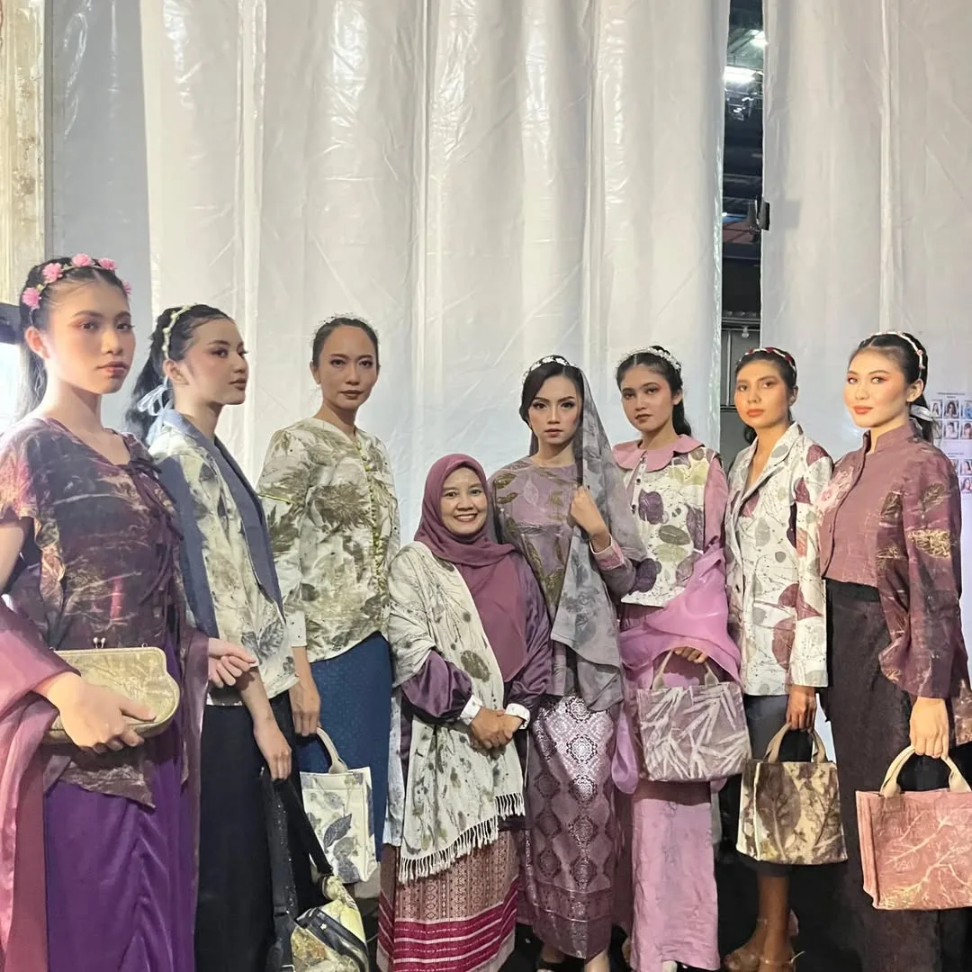 Bersama para model