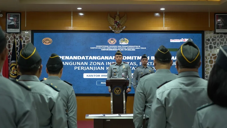 Penandatanganan Janji Kinerja oleh Kepala Kantor Imigrasi Malang, Anggoro Widjanarko. Foto/dok