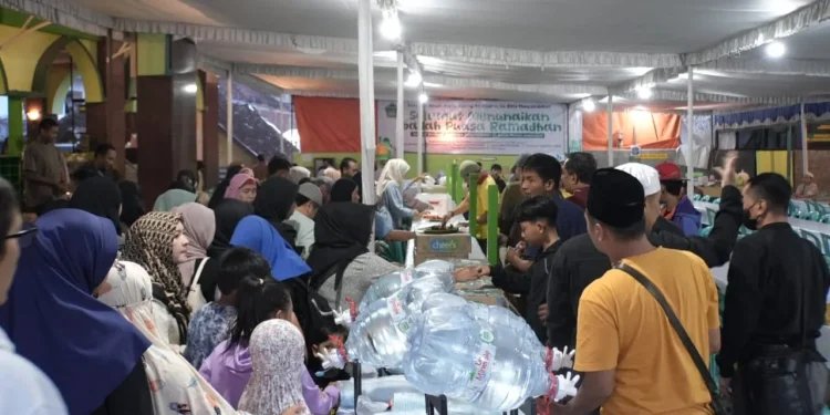 Berbuka di Masjid Agung An-nur