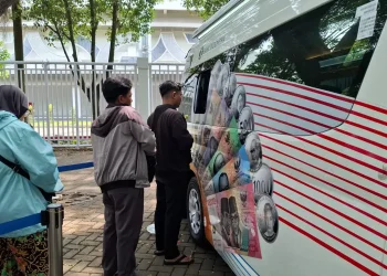 Tukar uang
