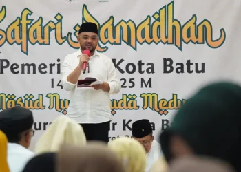 Polres Batu Bagi Bingkisan dan Takjil di Ponpes Ar Ridlwan