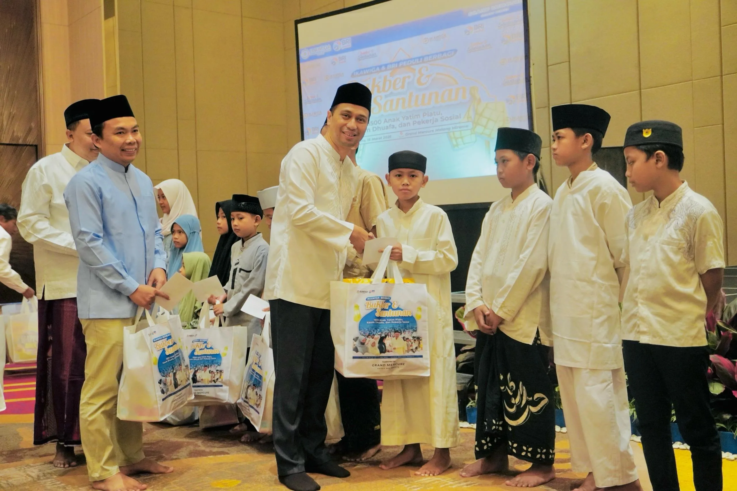Peduli anak yatim