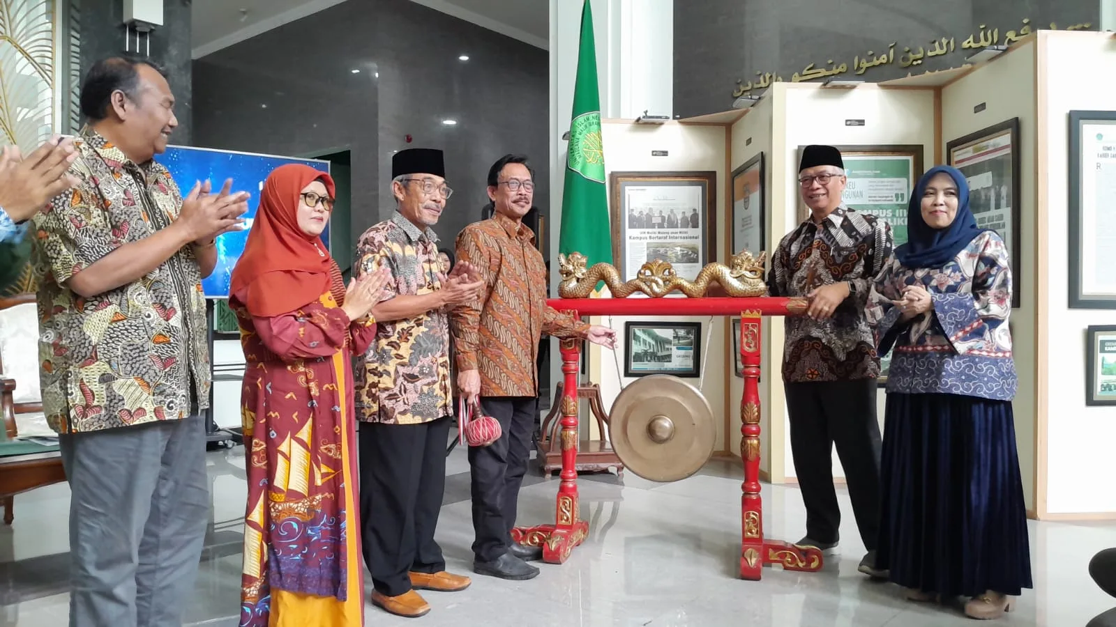 Buka acara