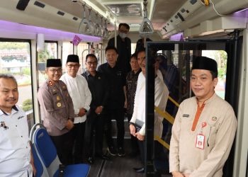Shuttle bus wisata