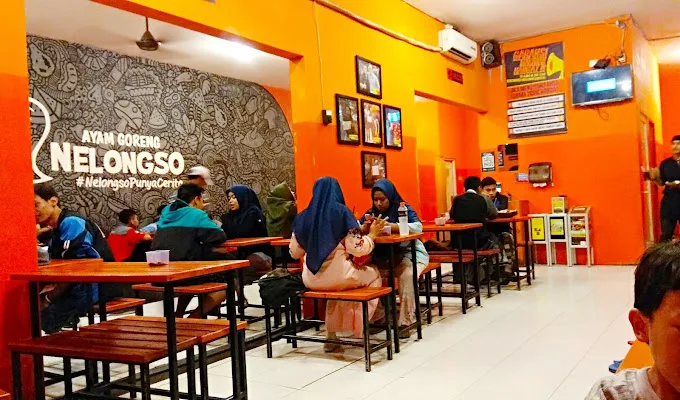 Ayam Goreng Nelongso Sawojajar./Foto: Google Review/Sri Rahayu.