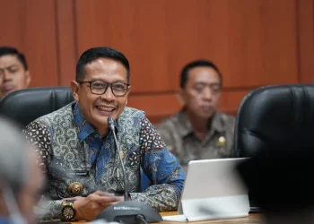 Wali Kota Malang, Wahyu Hidayat mempresentasikan inovasi pengentasan kemiskinan terpadu melalui PDKTSAM. (Foto/dok. Prokopim Setda Kota Malang)