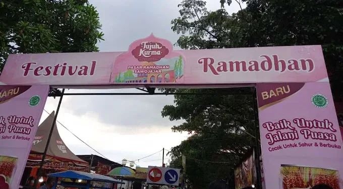 Pasar takjil di Malang yang cukup populer dan cocok dijadikan referensi berburu takjil./Foto: Google Review Pasar Takjil Sawojajar/Arfan Andika.