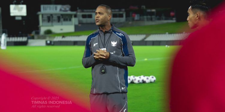 Pelatih Timnas Indonesia, Patrick Kluivert optimis bisa meraih hasil positif melawan Australia. /Foto: Dok.PSSI.
