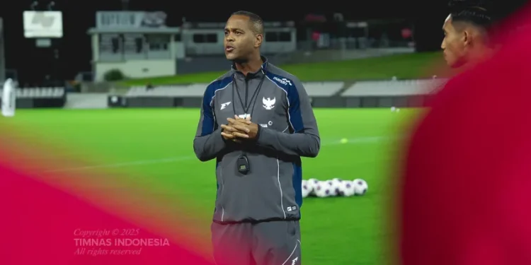 Pelatih Timnas Indonesia, Patrick Kluivert optimis bisa meraih hasil positif melawan Australia. /Foto: Dok.PSSI.