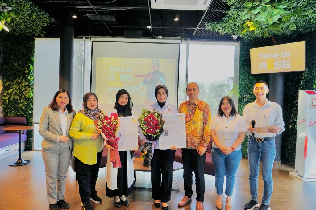 Foto bersama di acara International Women's Day 2025 Grand Mercure Malang Mirama. Foto/ dok