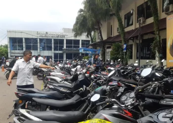 Kendaraan yang diamankan pasca demo penolakan RUU TNI ricuh. (Foto/M Sholeh)