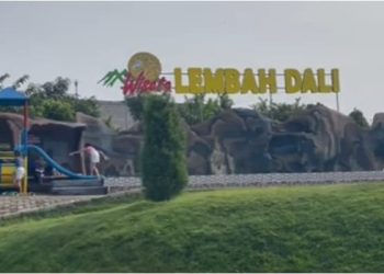 Daya tarik Lembah Dali Malang yang tawarkan keseruan berwisata bersama keluarga dengan panorama keindahan alam memukau. /Foto: Tangkapan layar akun YouTube/echa cute.