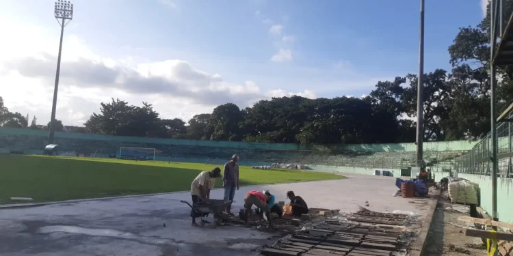 Venue atletik di Stadion Gajayana Kota Malang yang tengah direnovasi. (Foto/M Sholeh)