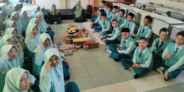 Informasi perkiraan besaran biaya masuk SMP Islam Sabilillah Malang. /Foto: Dok. SMP Islam Sabilillah Malang.