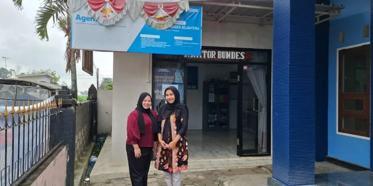 BUMDes Sumber Sejahtera Pujon Kidul menawarkan layanan transaksi perbankan melalui unit usaha Agen BRILink. Foto: Aisyah Nawangsari Putri
