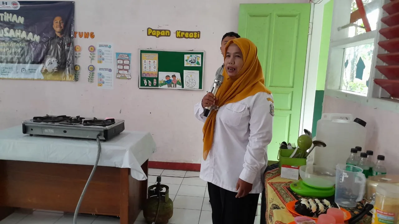 Kepala Sekolah SLB Idayu 2 Malang.