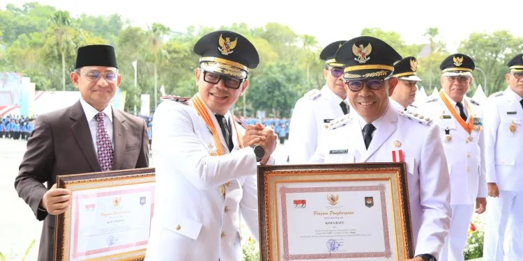 Pemkot Batu terima penghargaan Kemendagri