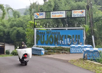 Tugu selamat datang, Desa Pujon Kidul