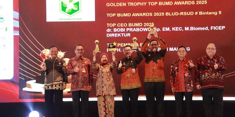 BUMD Pemkab Malang terima penghargaan TOP BUMD Awards 2025