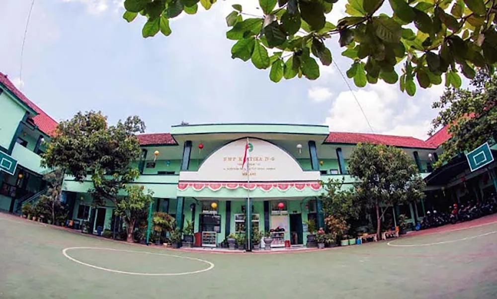 SMP Kartika IV-9 Malang