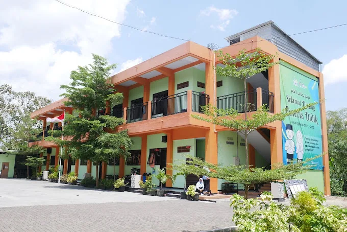 SMPIT Insan Permata