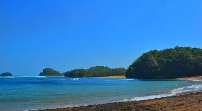 Pantai Bantol Malang